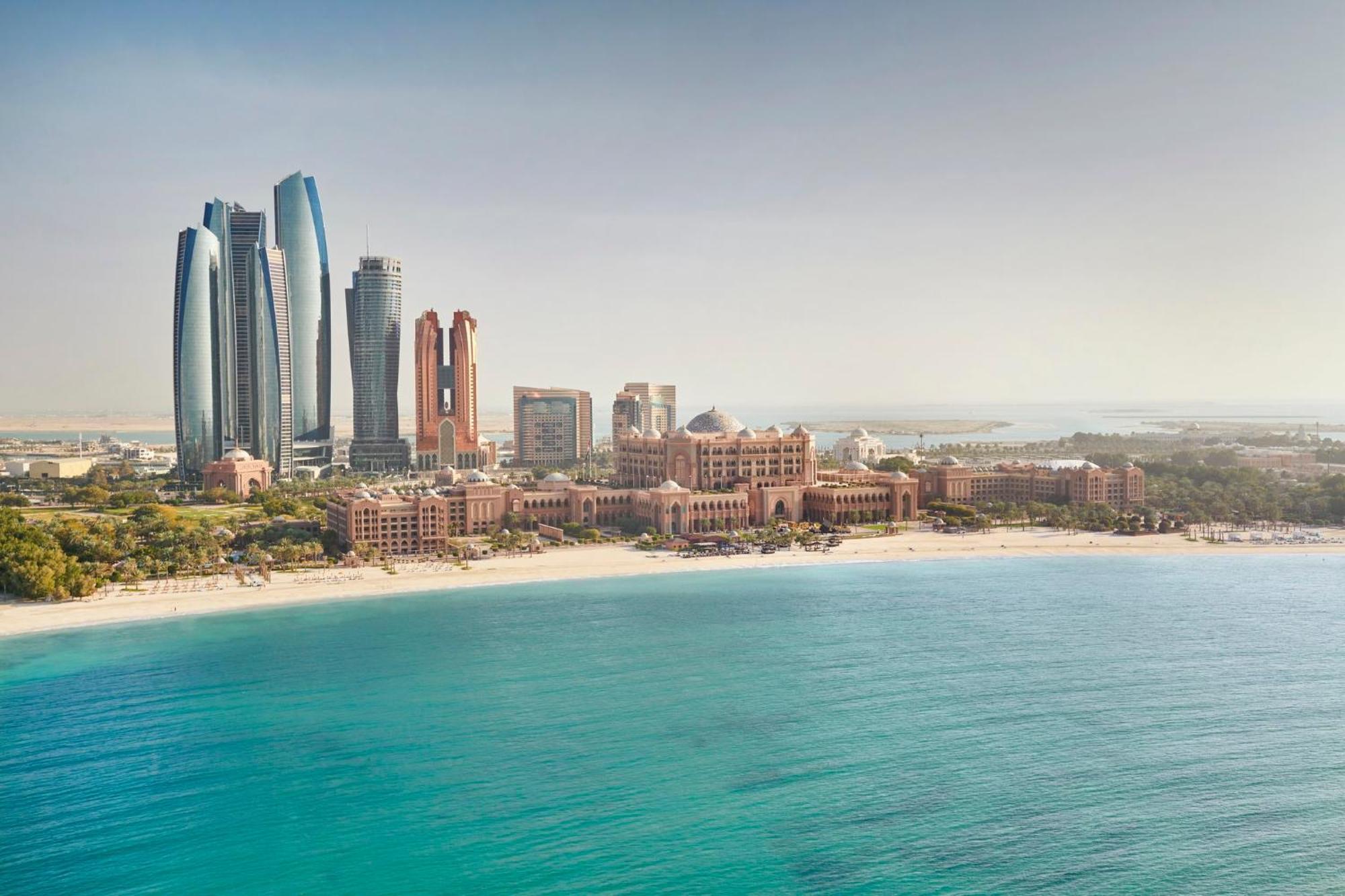 八星皇宫酒店 阿布扎比 外观 照片 Abu Dhabi skyline